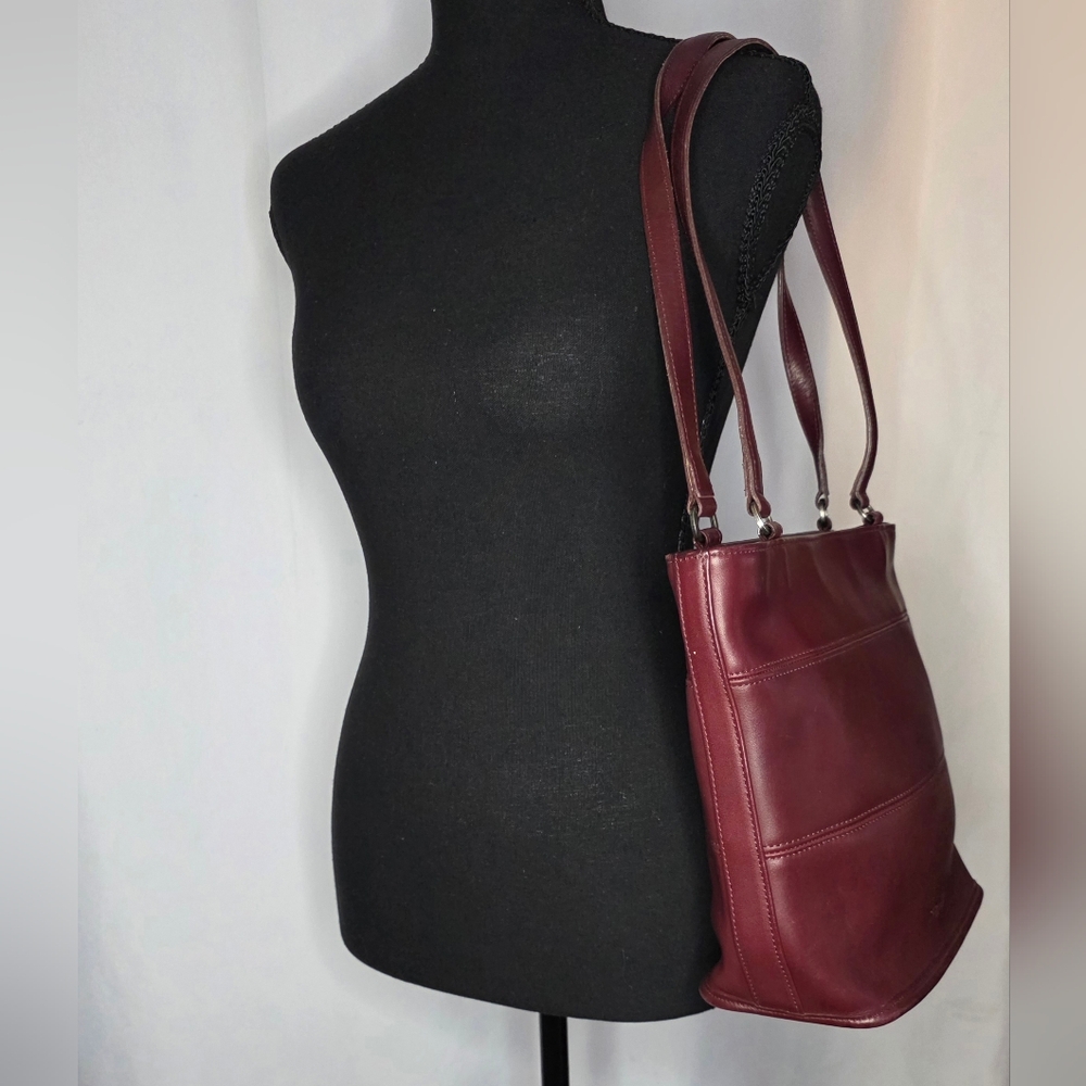 COACH Vintage 9098 Leather Burgundy Leather Handband Tote Bag. - Picture 3 of 8
